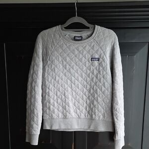 Patagonia Light Gray Quilted Women's Crew Neck Sweater